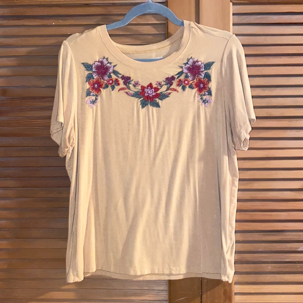 Yellow embroidered tee